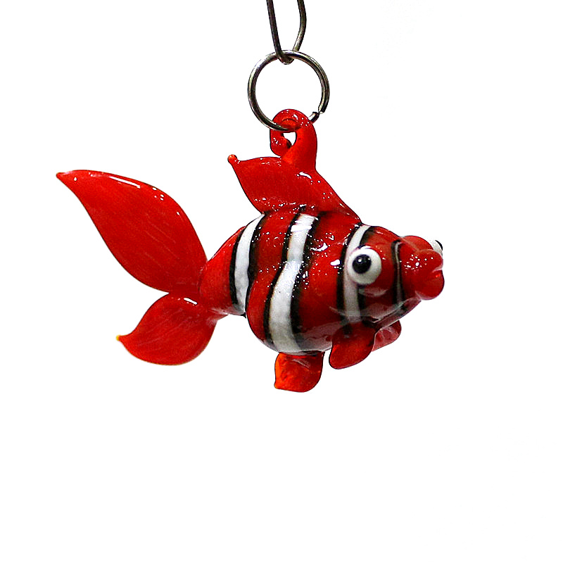 カラフルなミニチュアガラスの魚のペンダントがかわいい海洋動物 - Marine Aquarium Europe のレビューと価格