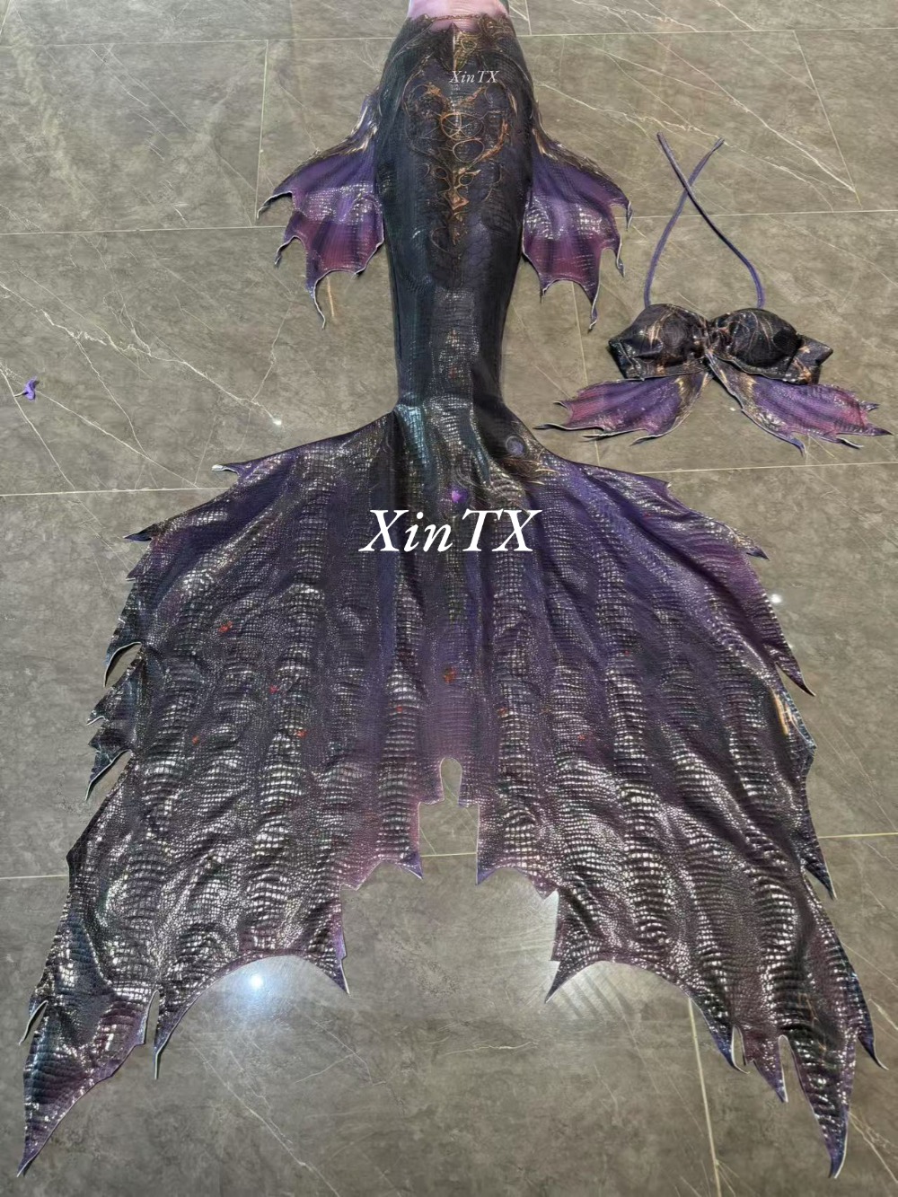 男性女性マーメイドテールホットスタンピングフィッシュスキン水 - Aquarium & Marine Museum Universiti Malaysia Sabah Kota Kinabalu Sabah Photos のレビューと価格